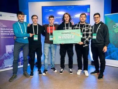 Zmagovalna ekipa Wineguard F Blaž Črnič / Tovarna podjemov)