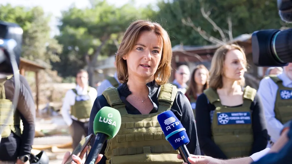 Izrael.<br>Zunanja ministra Slovenije Tanja Fajon in Portugalske Joao Gomes Cravinho sta na obisk v Izrael prisla na dan, ko se je zacelo stiridnevno premirje na obmocju Gaze.