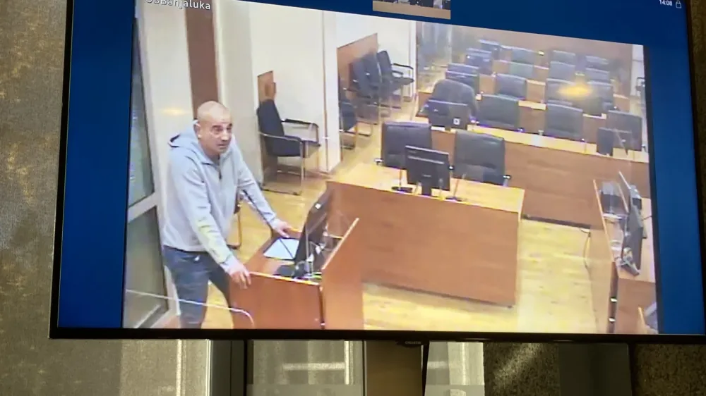 Luka Arapović naj bi vodil eno od celic kava&scaron;kega klana, očitke na&scaron;ega tožilstva pa je na daljavo iz Bosne in Hercegovine zanikal.