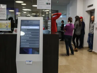 - Upravna enota Linhartova13 - - 15.11.2023 &ndash; celodnevna stavka na sedmih upravnih enotah in krajevnih uradih &ndash; zaposleni zahtevali re&scaron;itev kadrovskih težav in vi&scaron;je plače - //FOTO: Bojan Velikonja