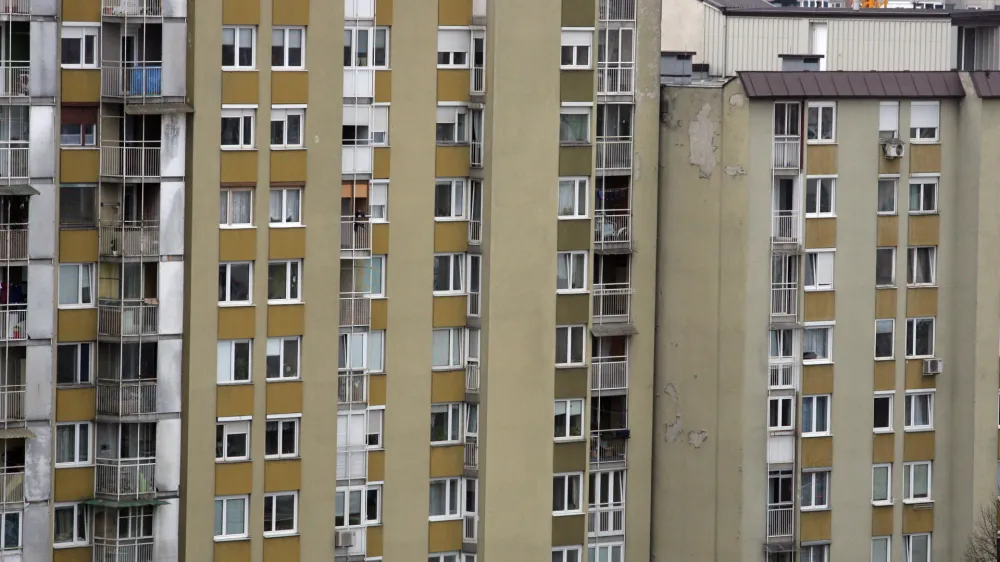 - Stanovanjska soseska - stanovanja - nepremičnine - ///FOTO: Luka Cjuha