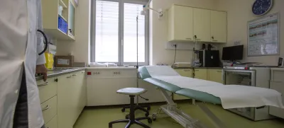- simbolična fotografija - ordinacija, postelja, zdravstvo - 10.04.2019 – Zasebna ambulanta družinske medicine KOŠIR, d.o.o. Racovnik 29 - Železniki //FOTO: Matjaž Rušt