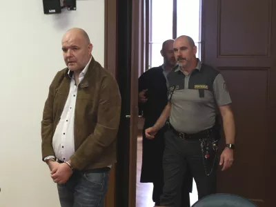 Pri pojasnjevanju Darka Leskovarja v zvezi s tem, kak&scaron;no je njegovo trenutno počutje, je bila javnost izključena.&nbsp;