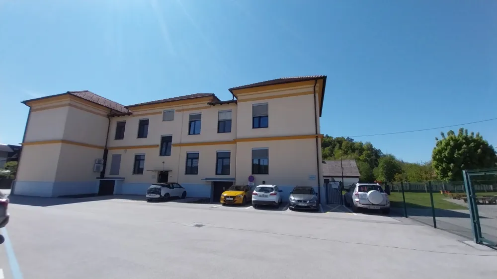 Osnovna &scaron;ola Dobrova, vrtec, gradnja prizidka
