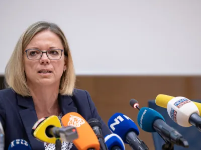 Ljubljana, ministrstvo za javno upravo.Novinarska konferenca ministrice za javno upravo Sanje Ajanovic Hovnik.