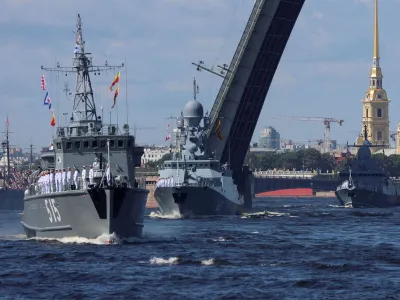 FILE PHOTO: Russian minesweeper Pavel Khenov, missile corvettes Uglich and Sovetsk sail along the Neva River during the annual Navy Day parade in Saint Petersburg, Russia, July 30, 2023. REUTERS/Anton Vaganov/File Photo