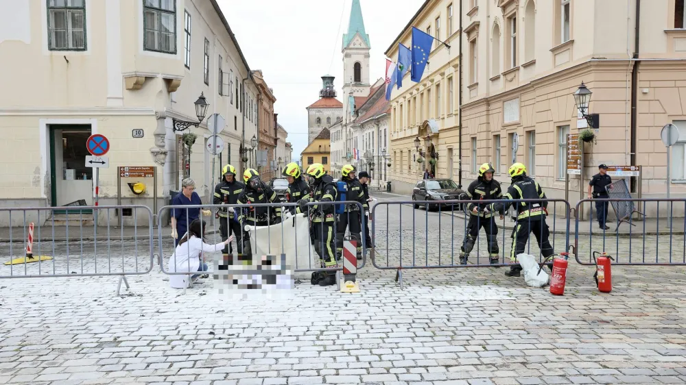 11.06.2024. zagreb - Mu&scaron;karac se zapalio na Markovom trgu Photo: Patrik Macek/PIXSELL