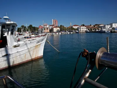- KOPER 2010 - ribi&scaron;ka ladja///FOTO: Luka Cjuha