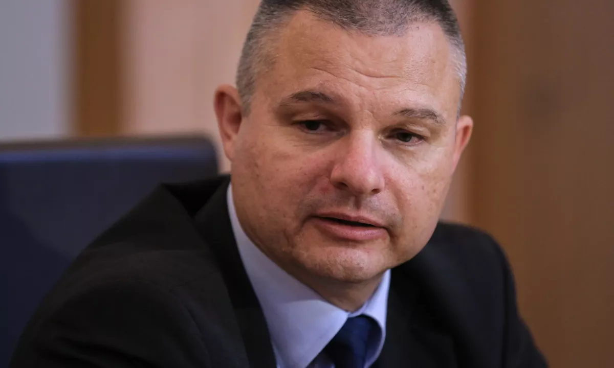 www.dnevnik.si