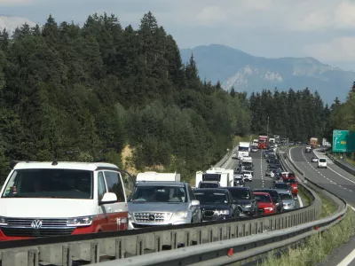 - 05.08.2022 &ndash; Re&scaron;evalni pas na avtocesti, ki intervencijskim službam omogoča hitrej&scaron;i dostop do kraja prometne nesreče oziroma drugega izrednega dogodka, //FOTO: Luka Cjuha