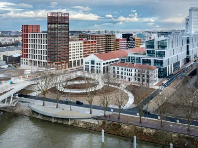Olimpijska vas, ki se nahaja v severnem predmestju Pariza, je bila zgrajena kot predstavitev okolju prijazne tehnologije.
Foto:&nbsp; Anne-Claude Barbier