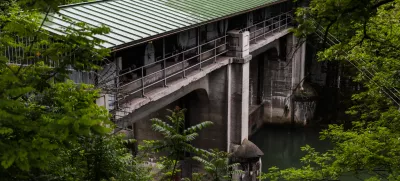 - 19.05.2020 – Vodna regulacijska zapornica Gruberjev prekop - kanal na Ljubljanici je dotrajana - predvidena je sanacija obstoječega objekta, celovite izgradnje vodarskega informacijskega sistema ter ureditev centralnega nadzornega sistema //FOTO: Bojan Velikonja