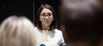 Ljubljana, DZ.Redna seja DZ s poslanskimi vprasanji ministrski ekipi.Ministrica za digitalno preobrazbo Emilija Stojmenova Duh.