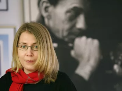 Ana Barič Moder / diplomirana francistka in komparativistka, prevajalka iz franco&scaron;čine / prevedla knjigi Roalda Dahla Gromozanski krokodil in Gravža