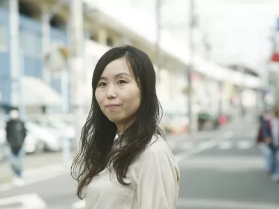 Emi Yagi, japonska pisateljica, avtorica tudi v sloven&scaron;čino prevedenega romana Briljantna domislica gospodične &Scaron;ibata. Foto: Kitchen Minoru