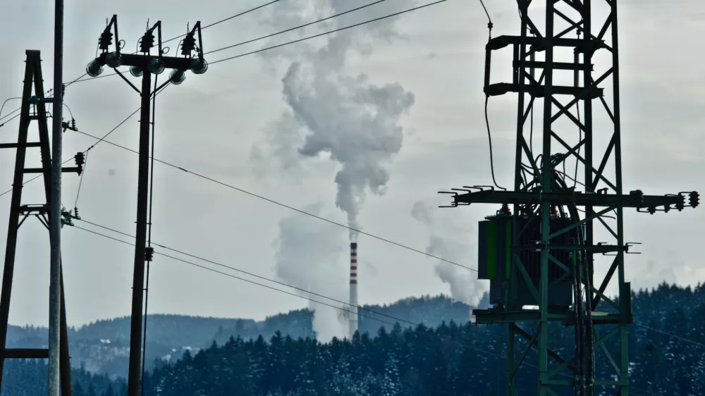 - ilustrativna fotografija - Termoelektrarna &Scaron;o&scaron;tanj (TE&Scaron;) 2013, elektrika, električna energija, TE&Scaron;6, neobnovljivi viri //FOTO: Tomaž Zajel&scaron;nik