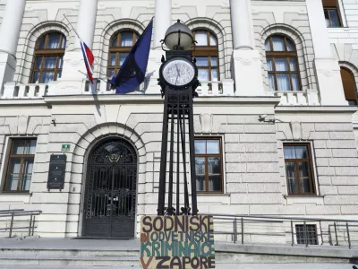 - 24.11.2023 &ndash;  sodi&scaron;če - simbolična fotografija - sodna palača - pravosodje //FOTO: Luka Cjuha