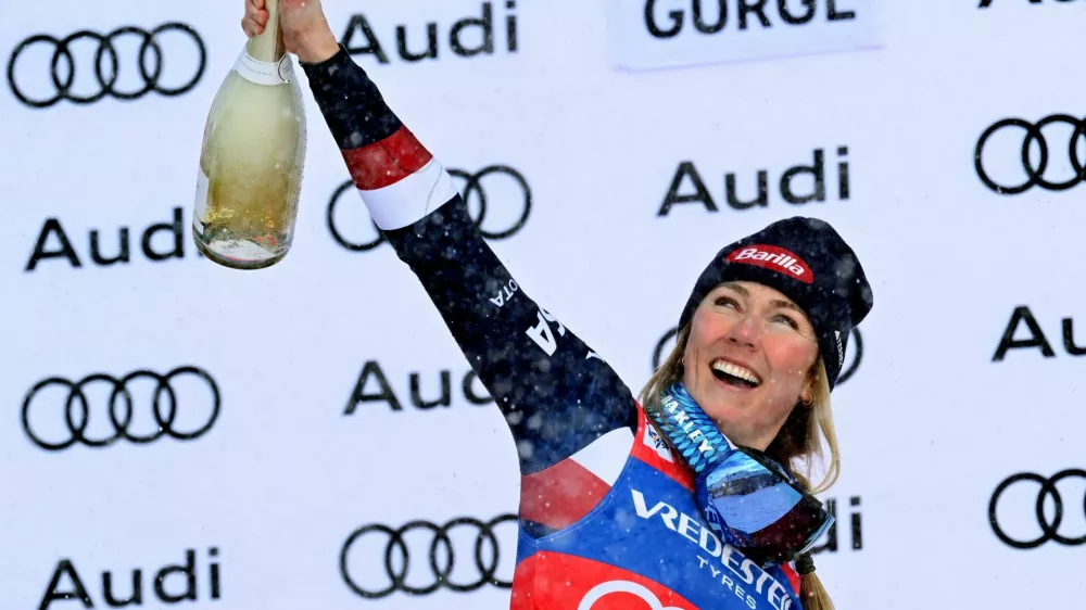 Alpine Skiing - FIS Alpine Ski World Cup - Women's Slalom - Gurgl, Austria - November 23, 2024 Mikaela Shiffrin of the U.S. celebrates on the podium after winning the women's slalom REUTERS/Angelika Warmuth