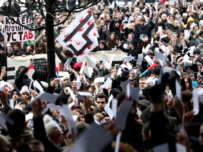 Students gather to deliver 1000 identical letters of complaint to chief state prosecutor Zagorka Dolovac to protest the slow investigation of a train station roof collapse last month in Novi Sad in which 15 people died, in Belgrade, Serbia, December 25, 2024. REUTERS/Zorana Jevtic