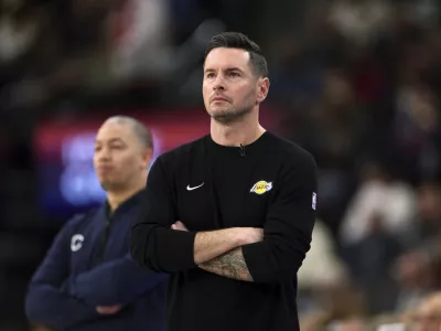 JJ Redick je kmalu po koncu igralske kariere dobil priložnost za vodenje LA Lakers, kjer zdaj sodeluje tudi z Luko Dončićem. Foto: AP