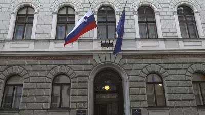 24.01.2025 - Dan žalovanja v republiki sloveniji - Rudarska nesreča v premogovniku Velenje - rudnik - zastave na pol droga - zastavaFoto: Luka Cjuha