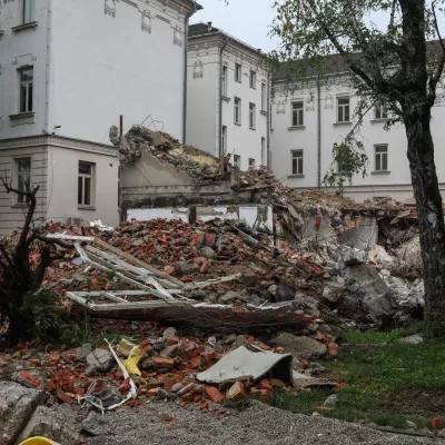 - 29.07.2025. - Podrta telovadnica ob Osnovni šoli Prule.//FOTO: Bojan Velikonja