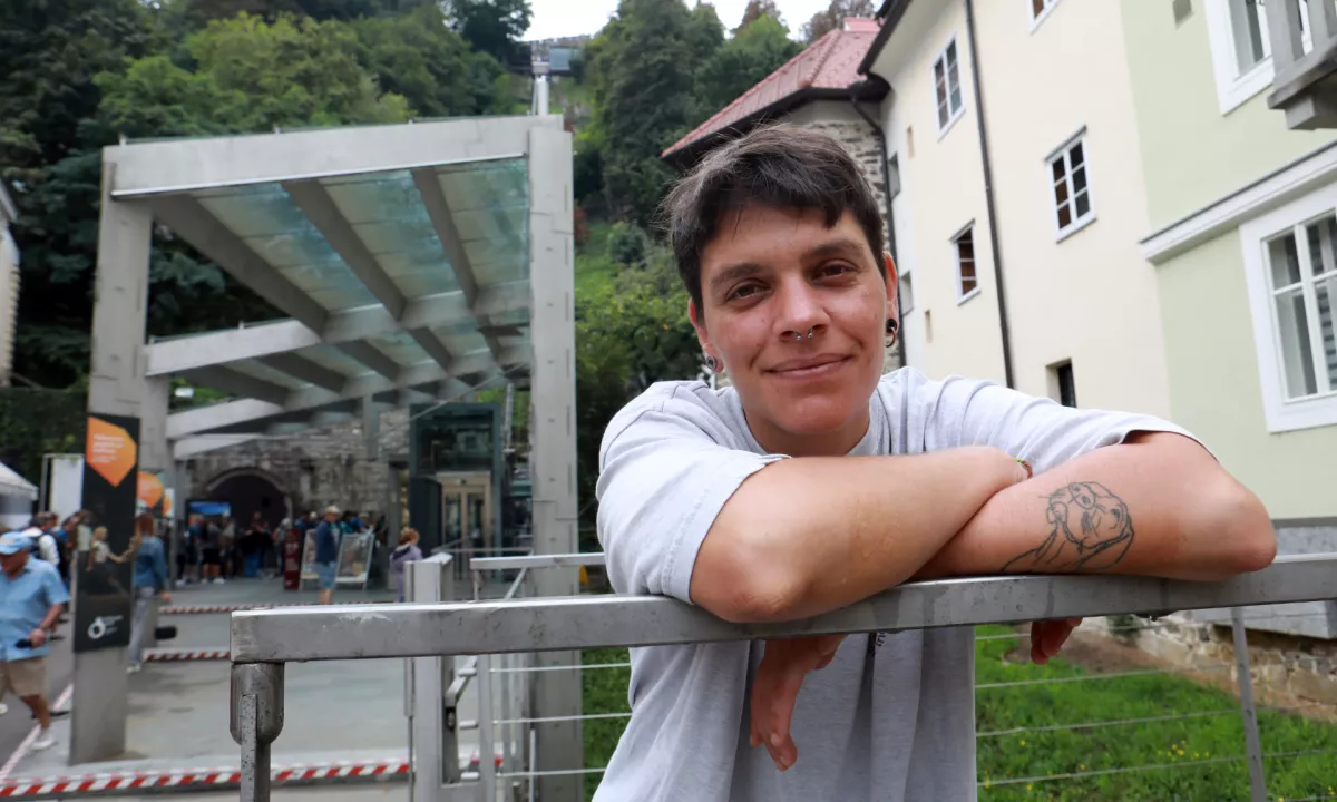 Neža Knez vabi na zvočni sprehod po poti vremenskega balona na Ljubljanskem gradu