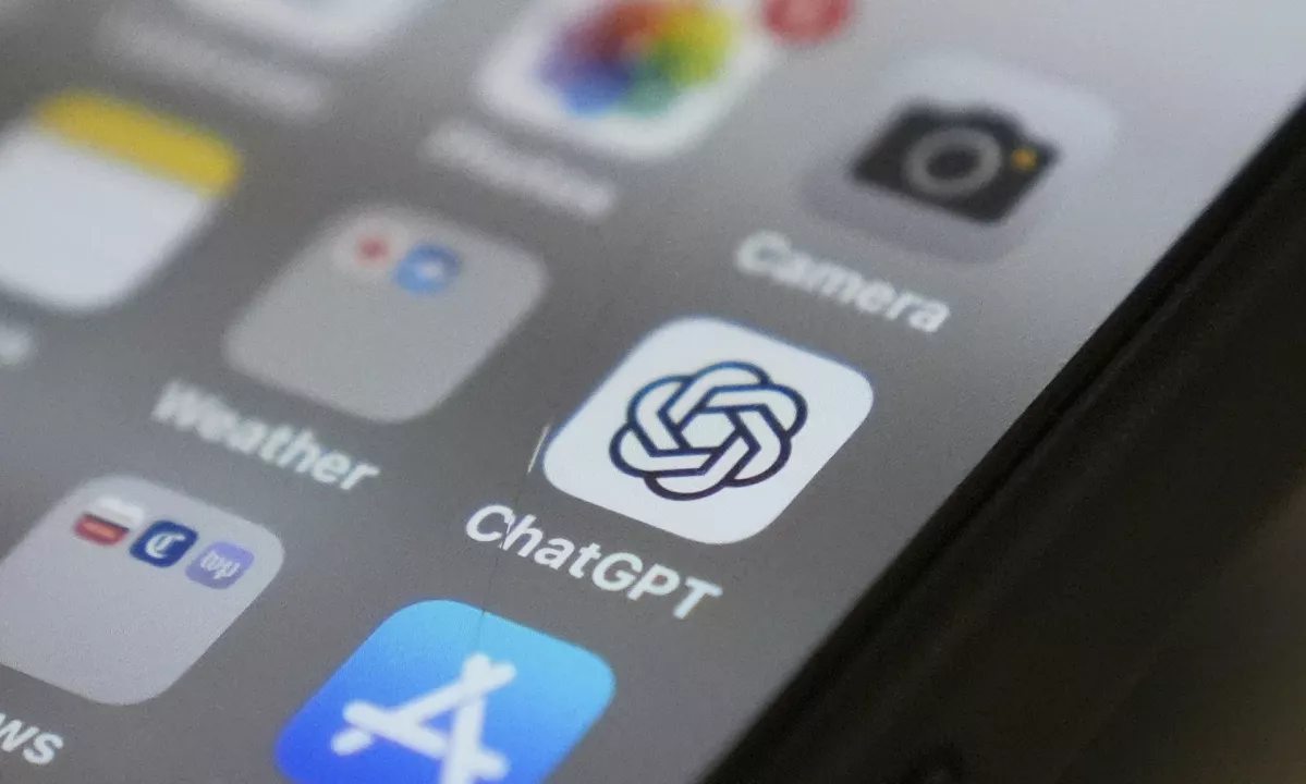 Starša tožita OpenAI, ker naj bi ChatGPT spodbujal njunega sina k samomoru