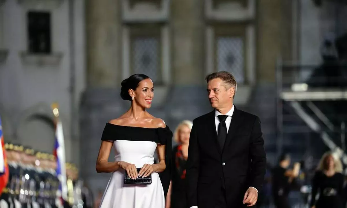 Janković potrdil, da bo poročil Goloba in Gaber, daje jima 50 let garancije