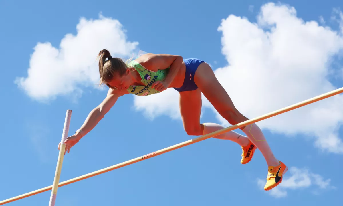 Najprej je vodila, nato pa nazadovala