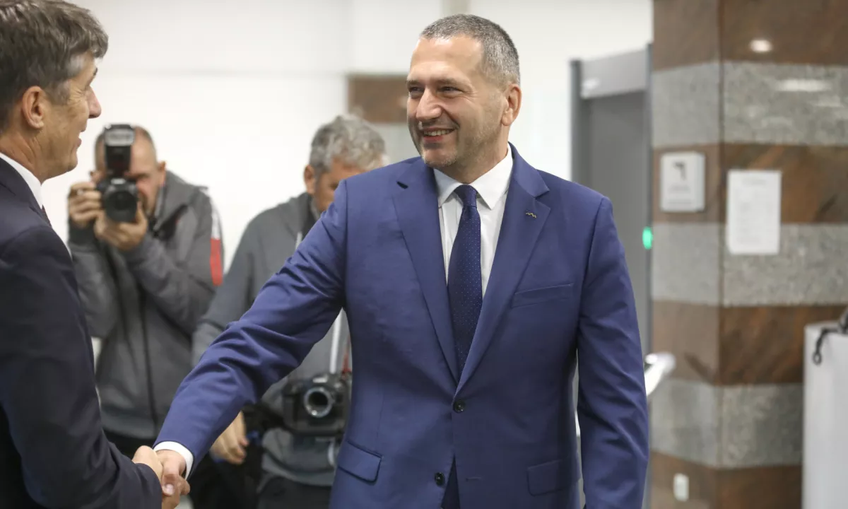 KPK navaja več korupcijskih tveganj pri zaposlitvi Črnčeca, a nobenih kršitev