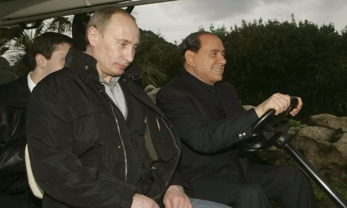 Na prodaj Berlusconijeva zloglasna "bunga bunga" vila na Sardiniji