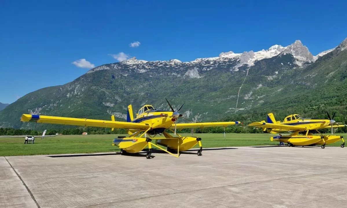 Slovenski piloti za gašenje z letali bodo usposobljeni do oktobra, uprava razmišlja o nakupu dodatnih letal