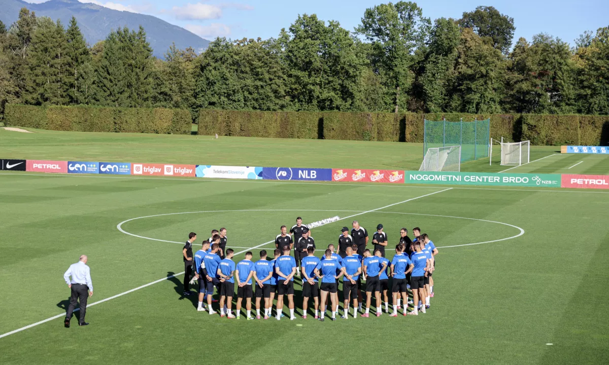 Samozavestni Jaka Bijol je odgovarjal v enozložnicah