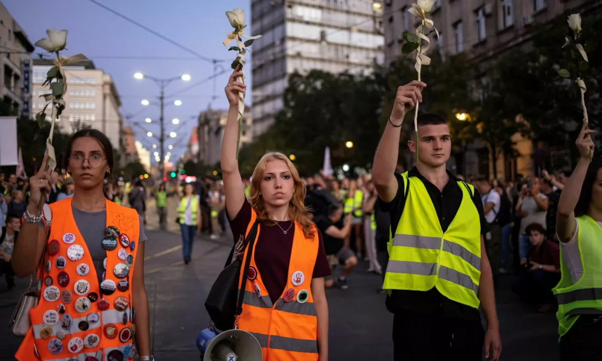 Začetek šolskega leta v Srbiji zaznamovali protesti in spomin na žrtve tragedije