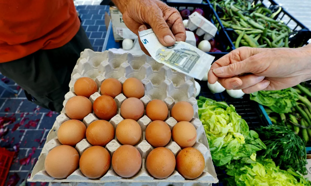 Inflacija v območju evra se je povečala na 2,1 odstotka