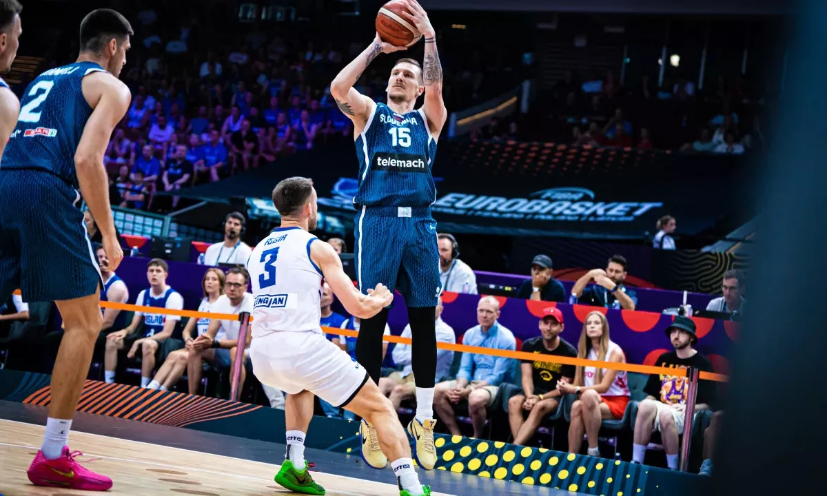 (SPREMLJAMO) Slovenija proti Izraelu za tretje mesto v skupini D