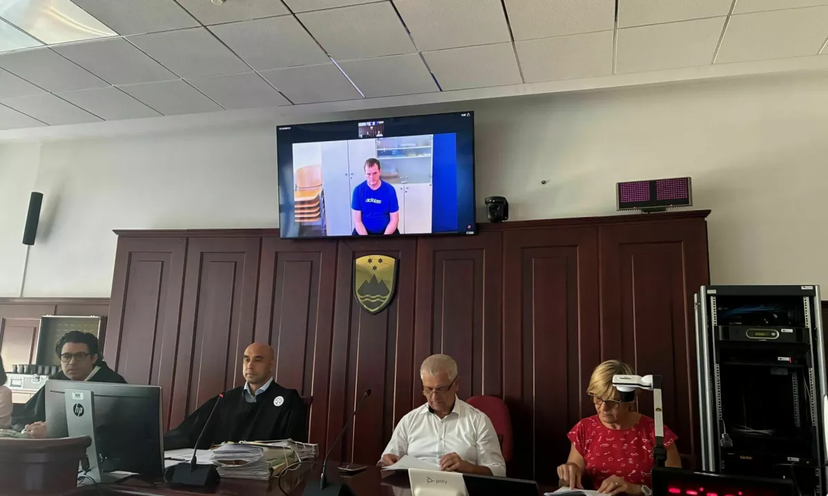 Na sojenju Primožiču predvajali srhljiv posnetek klica na 113 umirajočega Kokalja