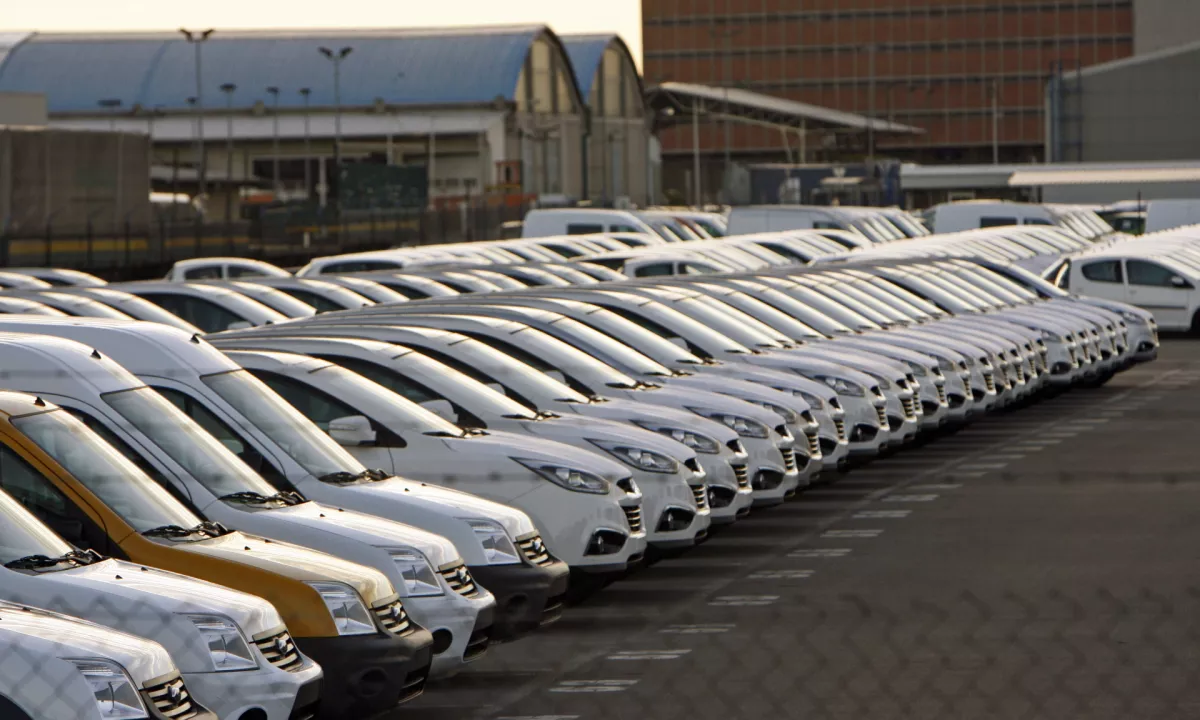 V Sloveniji avgusta prodali več avtomobilov, med njimi največ Renault Clio