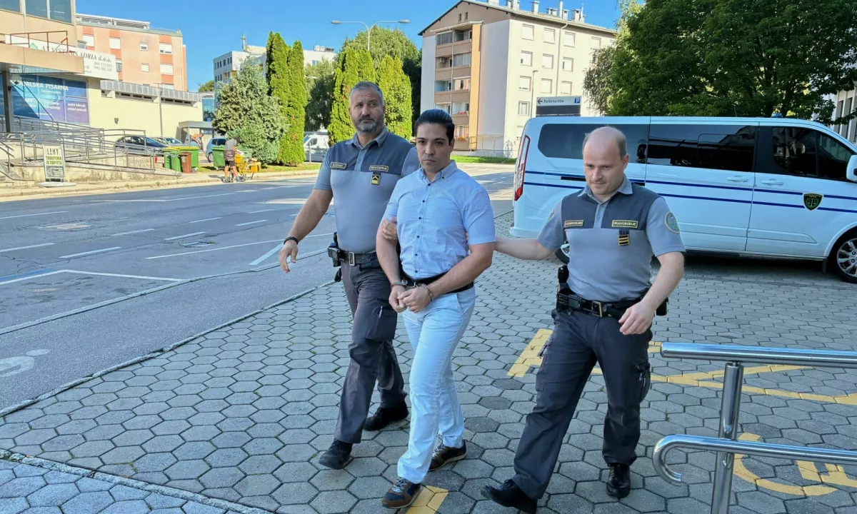 Oče umorjene Iranke na Brniku zahteva najvišjo kazen za nekdanjega zeta