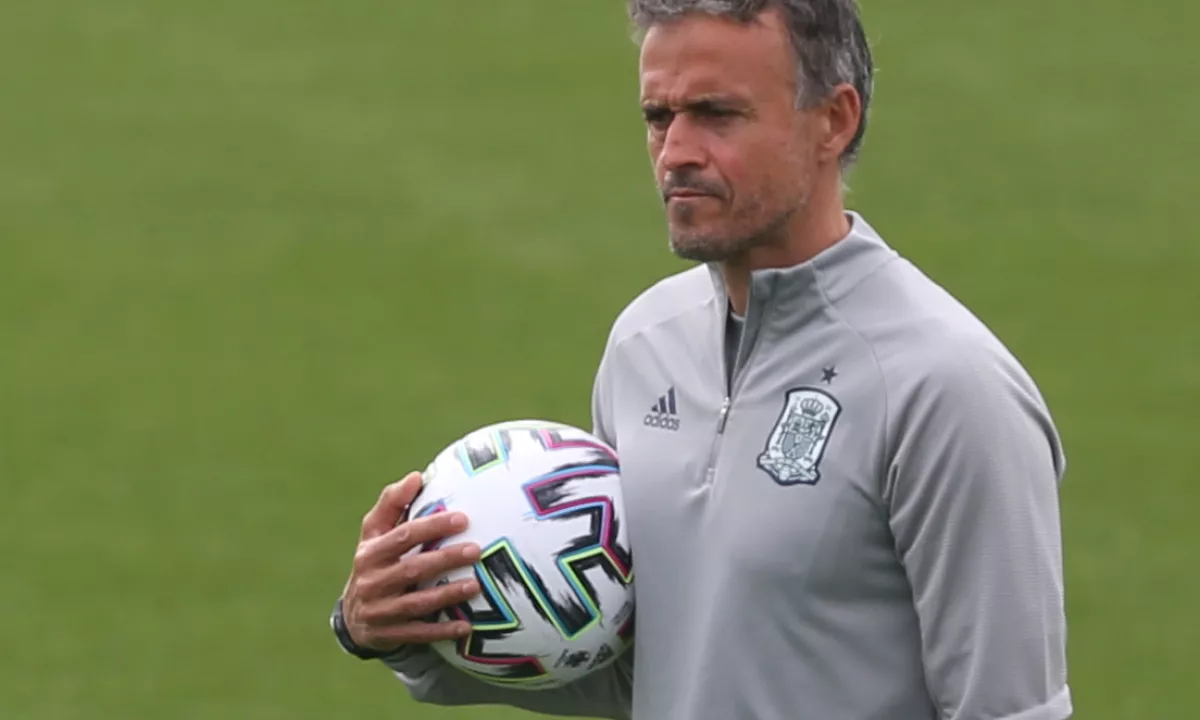 Luis Enrique padel s kolesom in si zlomil ključnico