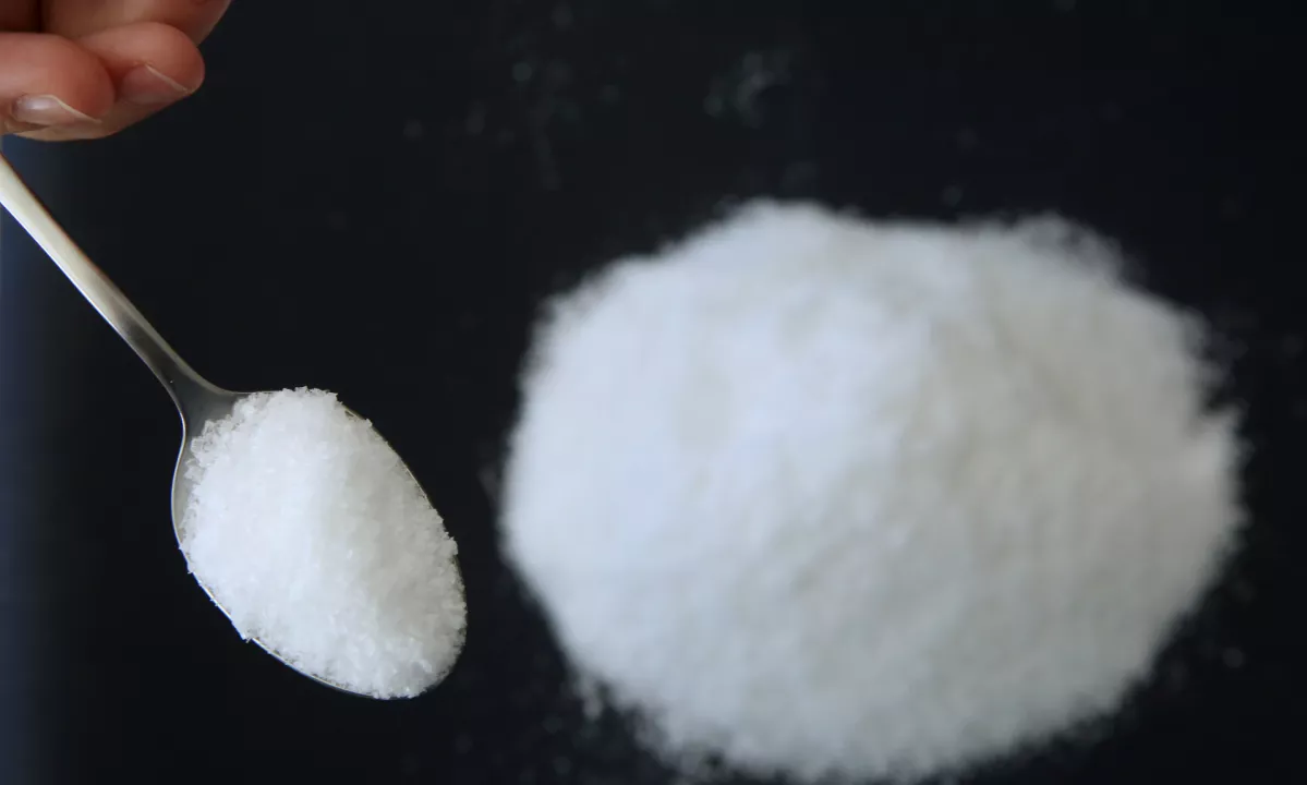 NIJZ opozarja na nevarnosti prekomernega uživanja soli