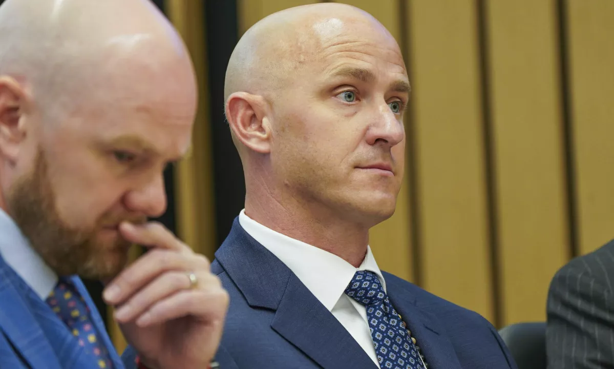 Pilot, pod vplivom psihedeličnih gob, poskušal strmoglaviti letalo Alaska Airlines