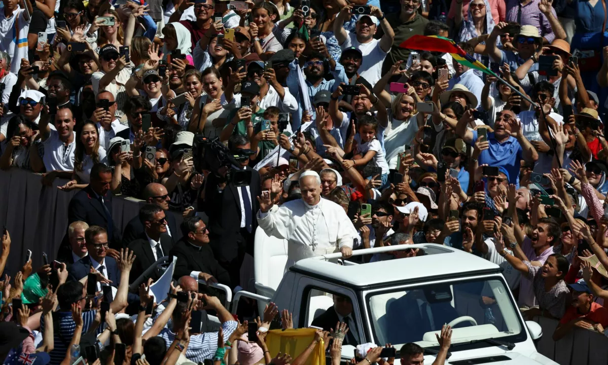 (FOTO, VIDEO) Zgodovinsko: prvi milenijec postal svetnik