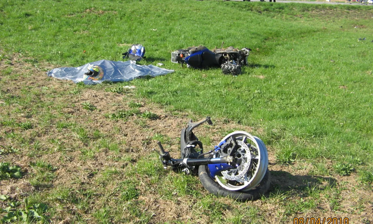 Umrl slovenski motorist, ki mu je opit voznik odvzel prednost