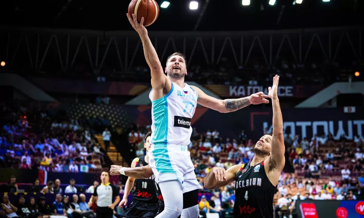 (SPREMLJAMO) Slovenija za četrtfinale proti Italiji