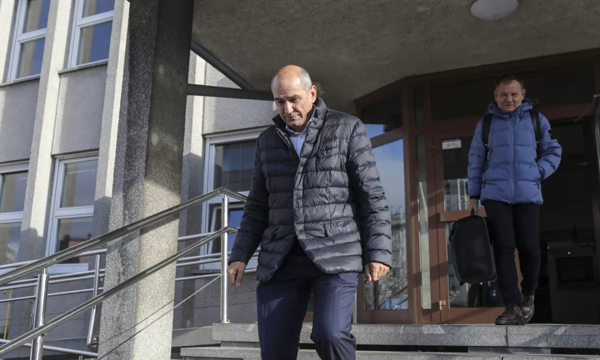 Janša dobil tožbo proti Republiki Sloveniji, prejel bo dodatno odškodnino