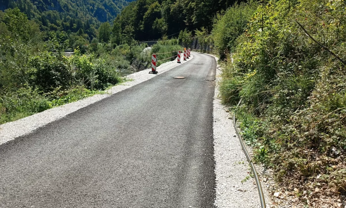 Gradnjo kolesarske poti Bled-Bohinj ustavila pritožba Nadškofije Ljubljana