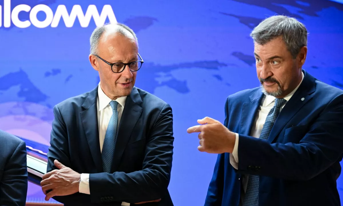 Merz poziva EU k večji prožnosti pri prehodu na električne avtomobile