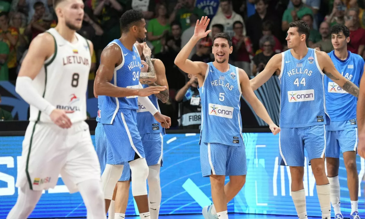 Grki po zmagi proti Litvi v polfinalu EP proti Turčiji